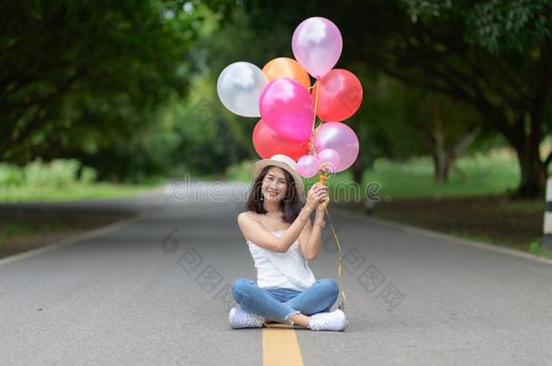 女人佃户租种的土地气球和坐向指已提到的人路