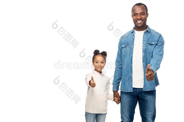 幸福的非洲的美国人父亲和<strong>女儿</strong>展映<strong>拇指</strong>在上面