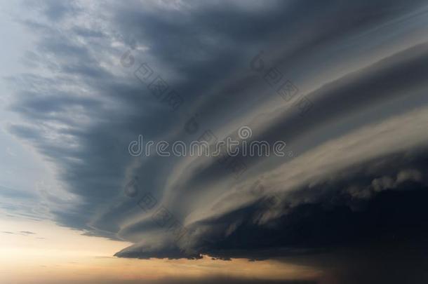 戏剧的下雨的天和黑暗的云.<strong>飓风</strong>风.强的赫里