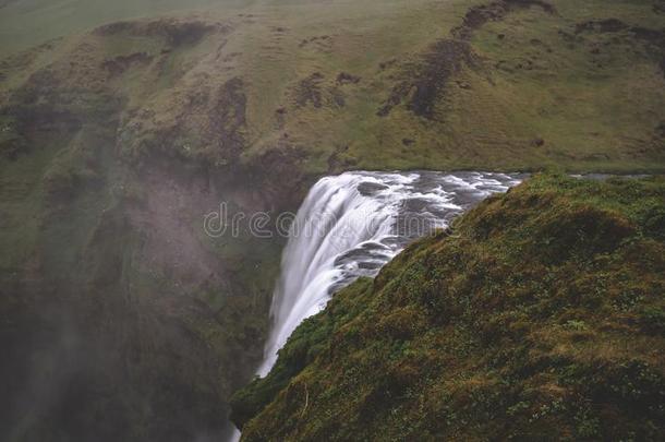 斯科格福斯瀑布从在上面长的时间暴露采用<strong>冰岛</strong>