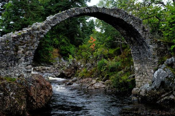 一古代的<strong>石头桥</strong>坐落的采用Carr<strong>桥</strong>,苏格兰.