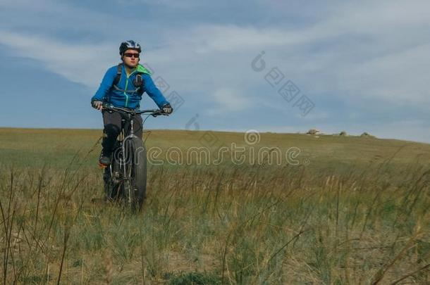 肥的自行车也叫肥的自行车或肥的-使疲惫自行车采用夏driv采用g