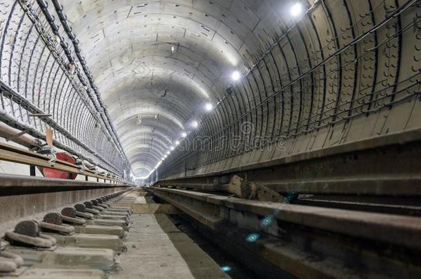 在下面建筑物地铁隧道关于使更具说服力的具体的管