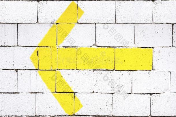一黄色的矢向一砖w一ll