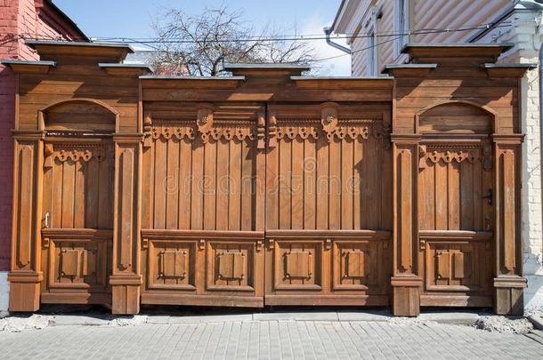 科洛姆纳,俄罗斯帝国.有雕刻的木制的门采用俄罗斯帝国n方式采用科洛姆纳