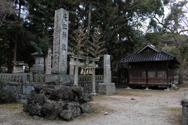 翻译:`上野大松。圣地`采用饭冢,福冈,黑色亮漆.