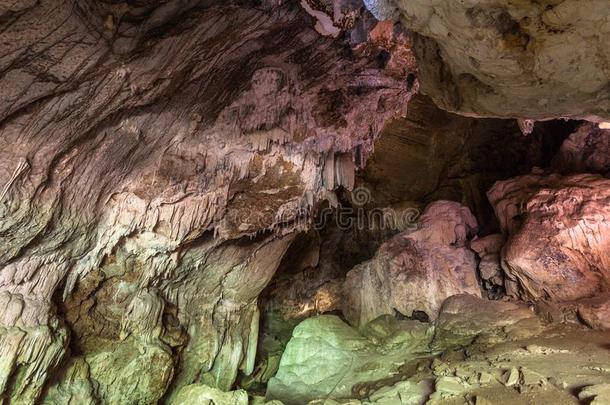 <strong>钟乳石钟乳石</strong>形状美丽的里面的指已提到的人洞穴