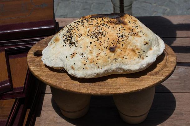 传统的土耳其的方式使面包