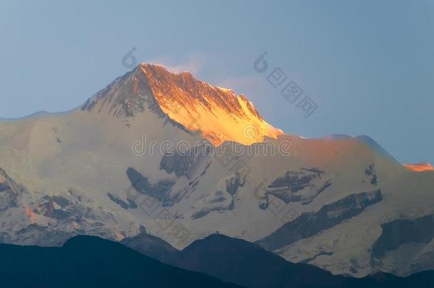 山山峰安纳布尔那山ImageIntensific在ion微光在日出,喜马拉雅山脉,尼泊尔