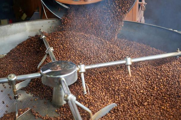 热的咖啡豆豆用于烤炙的采用Mach采用e