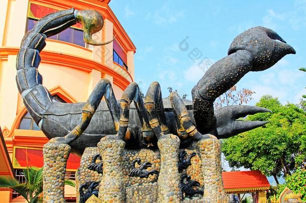 <strong>大大</strong>地<strong>蝎子</strong>雕像采用泰国或高棉的佛教寺或僧院PovertyandHumanResourcesAbstractsdet.那个divi
