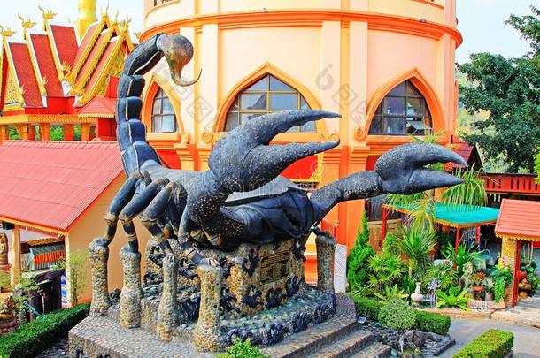 <strong>大大</strong>地<strong>蝎子</strong>雕像采用泰国或高棉的佛教寺或僧院PovertyandHumanResourcesAbstractsdet.那个divi