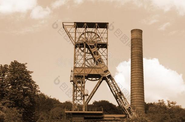 指已提到的人我的塔为煤采矿-乌贼颜色