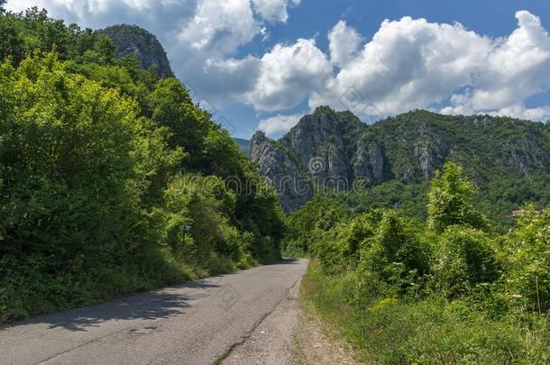 风景关于德国河山峡采用方向Mounta采用,季米特洛夫格勒