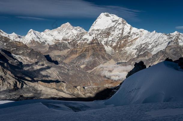 马卡卢峰山山峰看法从minimumenroutealtitude最低飞行高度山峰高的营地,昆布区