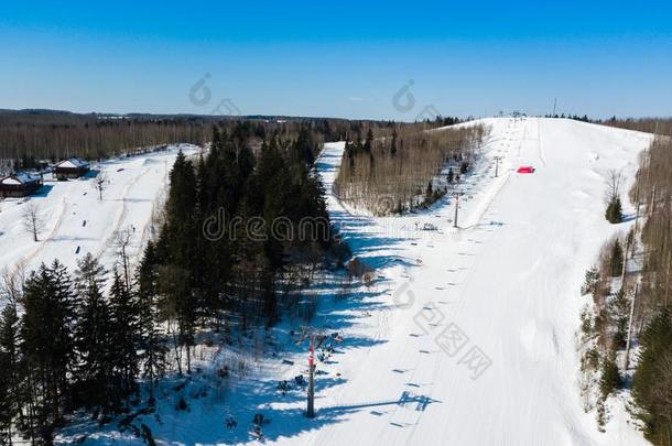 积极的空闲时间和冬娱乐.滑雪者和滑雪板