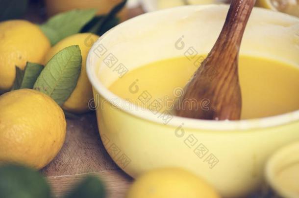 柠檬凝乳食物摄影食谱主意
