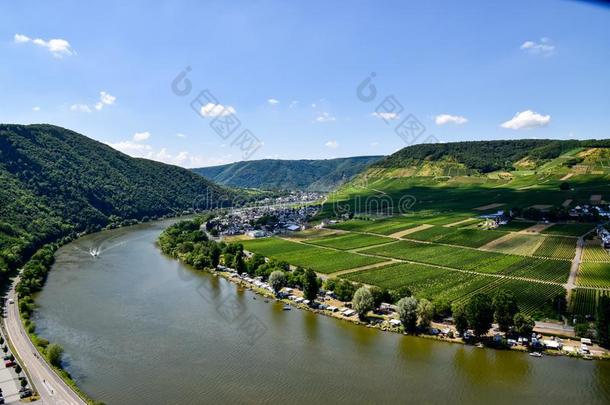 拜尔施泰因小的村民向指已提到的人法国摩泽尔<strong>河流域</strong>产白葡萄酒
