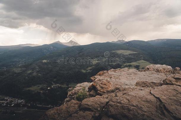 风景看法关于一暴风雨越过一mount一采用pe一k采用Color一do.