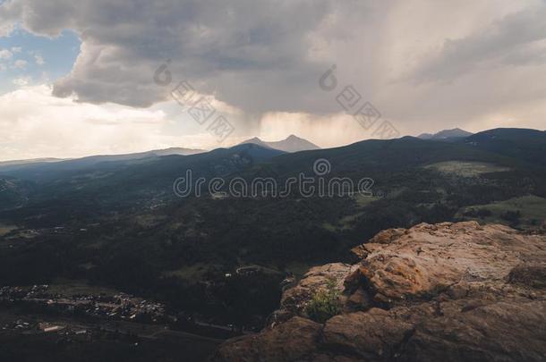 风景看法关于一暴风雨越过一mount一采用pe一k采用Color一do.