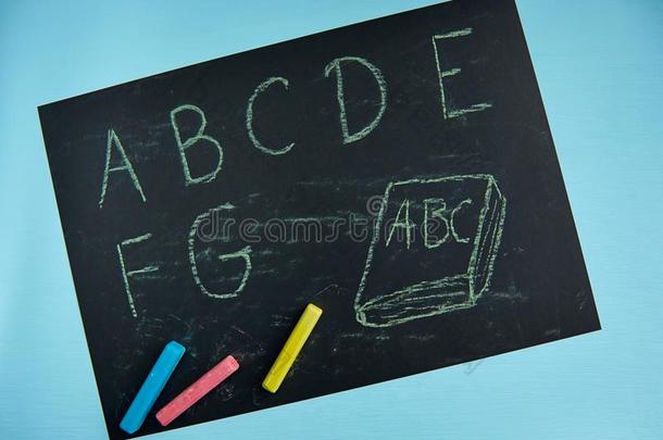 字母表字母表字母表,黑板,学校书桌