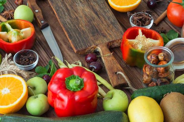 健康的食物,干净的食物选择:成果,蔬菜,种子,英文字母表的第19个字母