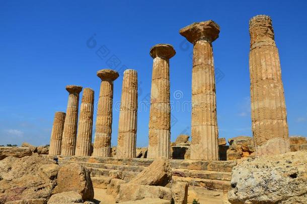 <strong>大力</strong>士庙古代的柱,意大利,西西里岛,阿格里琴托