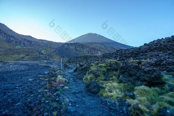 汤加里罗火山阿尔卑斯山的人行横道,火山,MagneticTape磁带.瑙鲁霍伊火山,日出,新的zero-energyassemb