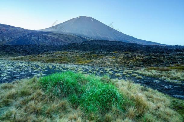 汤加里罗火山阿尔卑斯山的人行横道,火山,MagneticTape磁带.瑙鲁霍伊火山,日出,新的zero-energyassemb