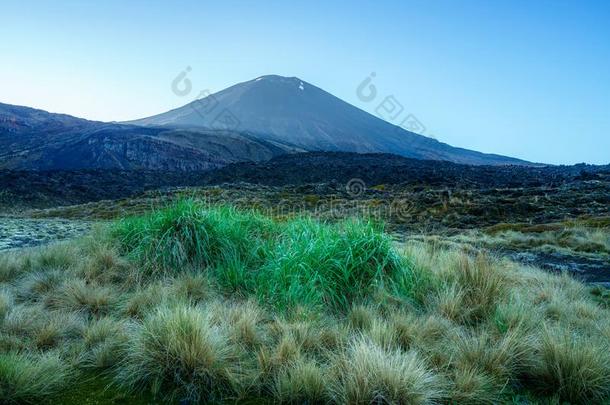 汤加里罗火山阿尔卑斯山的人行横道,火山,MagneticTape磁带.瑙鲁霍伊火山,日出,新的zero-energyassemb