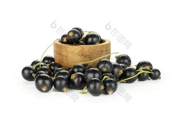 新鲜的生的黑的小葡萄干浆果隔离的向白色的