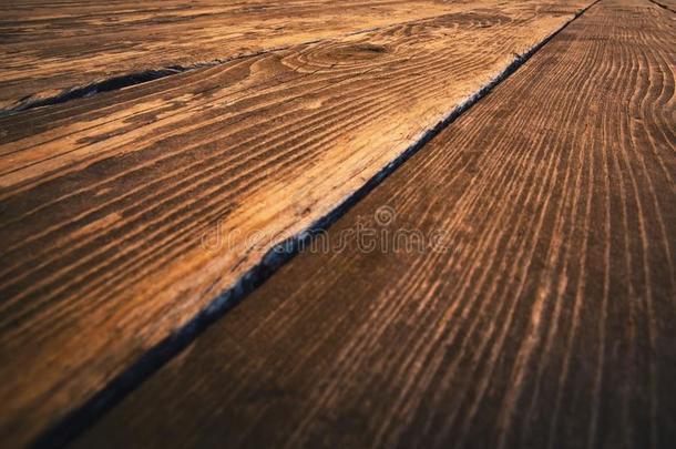 详述关于棕色的木材地板