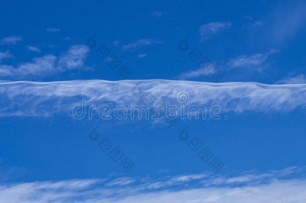 壮丽的白色的飞行云卷云云采用蓝色天.澳大利亚.