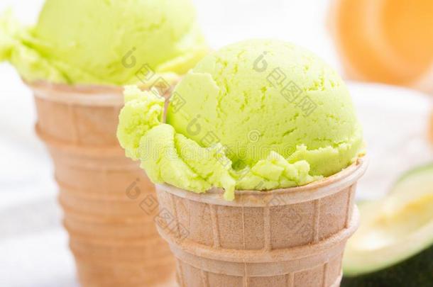 绿色的鳄梨冰乳霜
