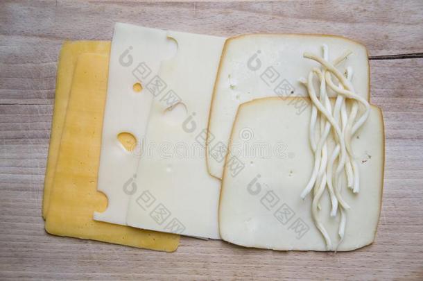 不同的类型关于奶酪向一木制的pl一nk