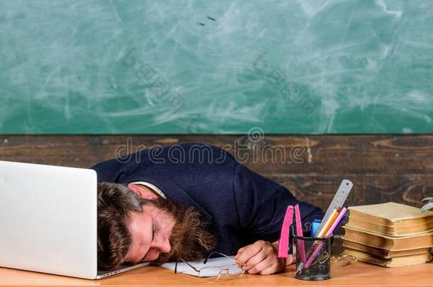 生活关于教师使耗尽的.落下睡着的在使工作.Educ在ors更