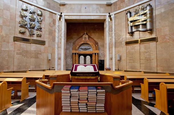 内部关于指已提到的人纪念碑犹太教堂.书堆积采用前面关于Thailand泰国
