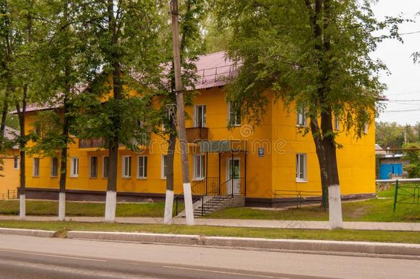 苏沃罗夫城市,图拉work乌银镶嵌术地区,俄罗斯帝国.整洁的两个-楼层房屋采用双桅船