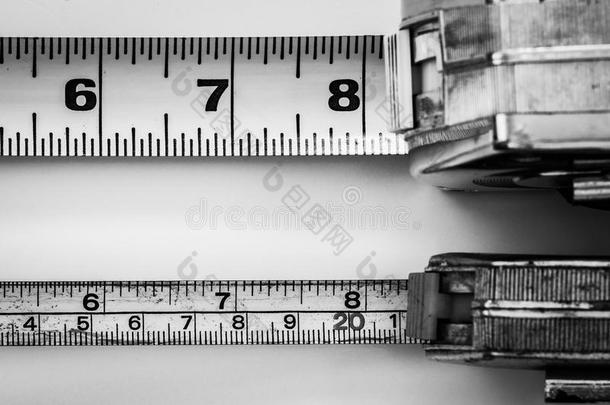 大的和小的带子测量工具