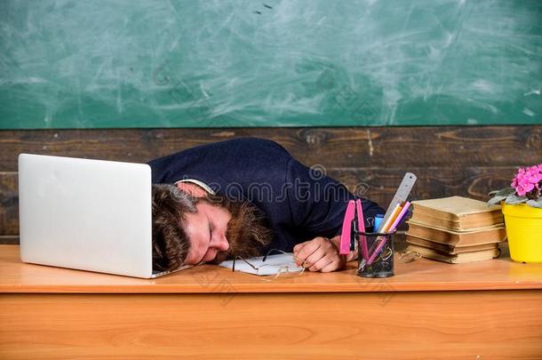 生活关于教师使耗尽的.落下睡着的在使工作.Educ在ors更