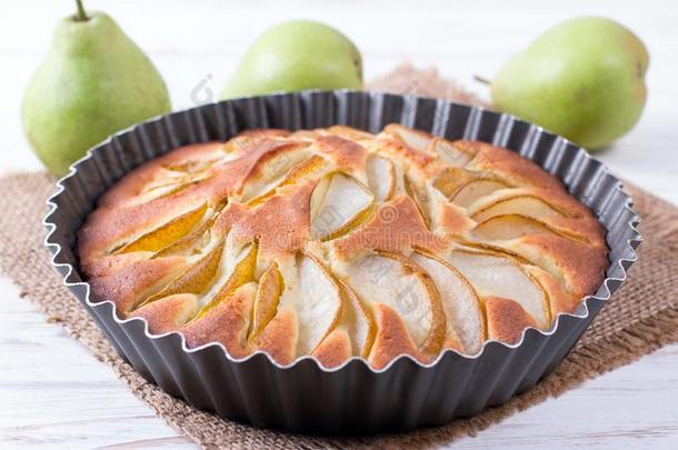 新鲜的梨馅饼,美味的秋成果酸的