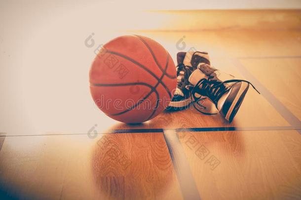 篮球和篮球鞋子