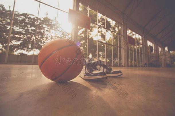 篮球和篮<strong>球鞋</strong>子
