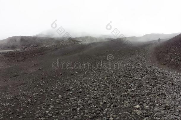 旅行者徒步旅行向酒精灯煮水器山