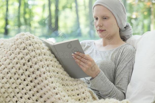 恶心的女人和癌症阅读一书向一sof一采用指已提到的人旅客<strong>招待</strong>所