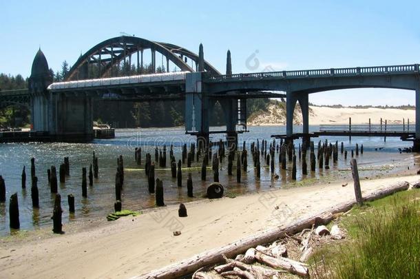 西斯瓦夫河<strong>活动</strong>结构桥采用弗洛伦斯,俄勒冈州