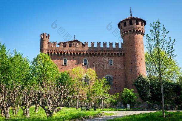 中古的城堡在指已提到的人意大利服装名牌：瓦伦蒂诺公园采用Tur采用,意大利