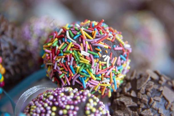 有色的甜的波普尔蛋糕popularconcerts流行音乐会糖果.