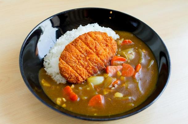 日本人<strong>日语</strong>。猪排咖喱食品稻或咖喱食品和稻.