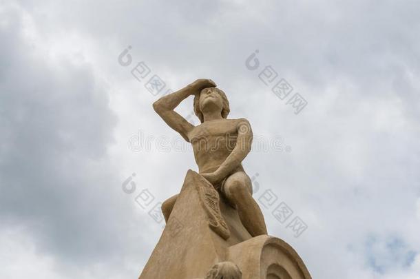 布拉克曼德尔雕像向指已提到的人St向e桥采用雷根斯堡,德国